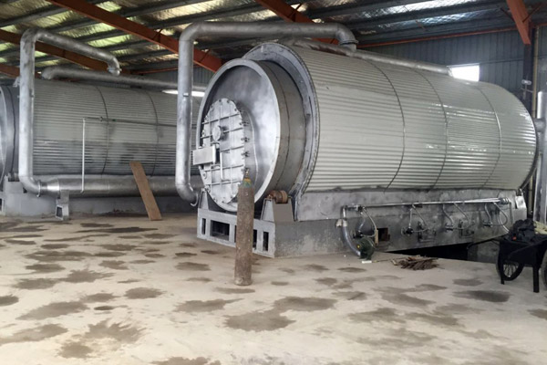 廢機油煉油設(shè)備的工作溫度及技術(shù)特點 廢機油煉油設(shè)備的工作溫度及技術(shù)特點